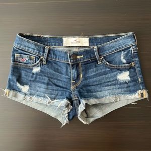 Hollister | Distressed Jean Short